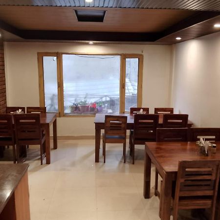 Hotel Di Villa Manāli Екстериор снимка