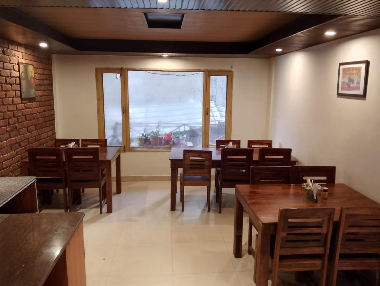Hotel Di Villa Manāli Екстериор снимка